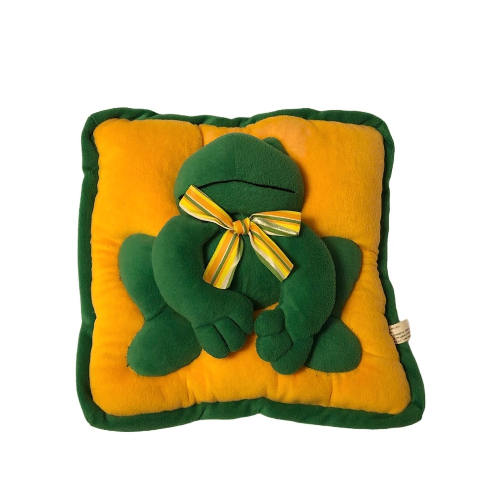 3-D children’s frog 🐸 accent pillow - Picture 3 of 16